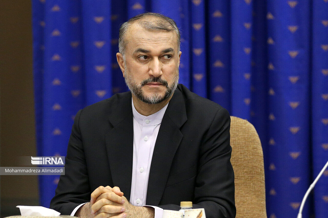 وزير الخارجية الايراني يؤكد على أهمية وحدة تراب اليمن
