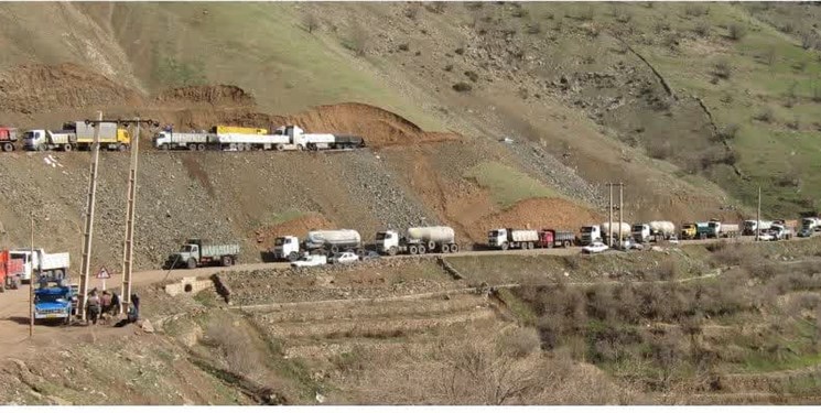 انجام تشریفات گمرکی برای 70 هزار کامیون صادراتی در مرزهای کرمانشاه