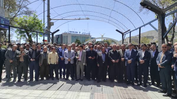 تجمع مردم سنندج در حمایت از پاسخ موشکی ایران به اسرائیل