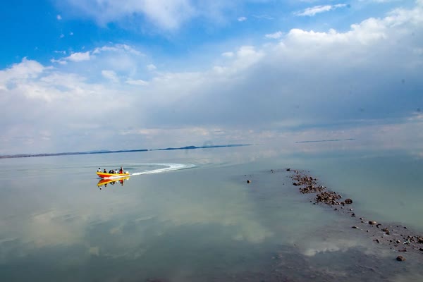 دریاچه ارومیه در مسیر احیا یا آب‌گیری موقت؟