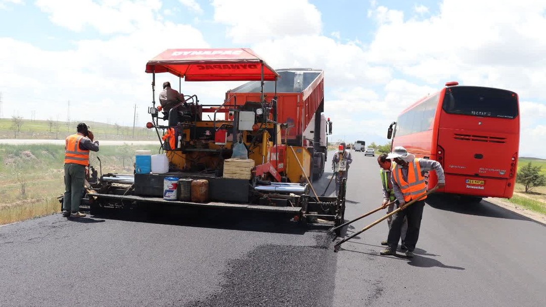 اجرای 385 کیلومتر بهسازی و روکش آسفالت در راه‌های همدان