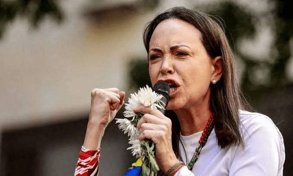 سر «ماریا ماچادو» بی‌کلاه ماند