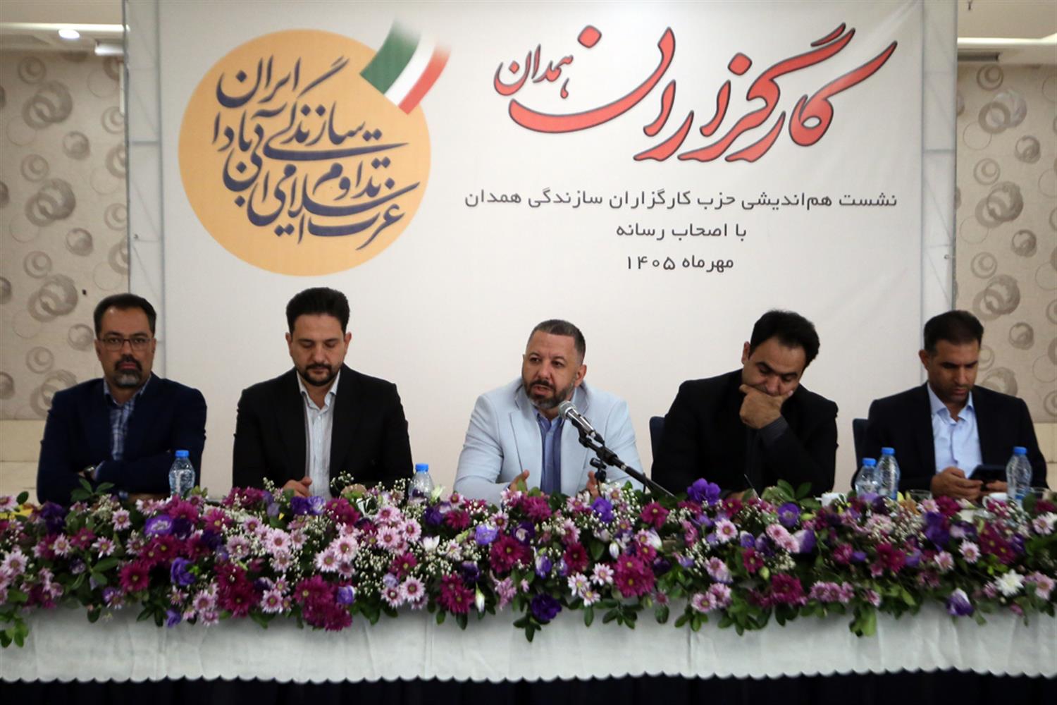 احزاب زمینه حضور نیروهای جوان و متخصص را در مدیریت فراهم کنند