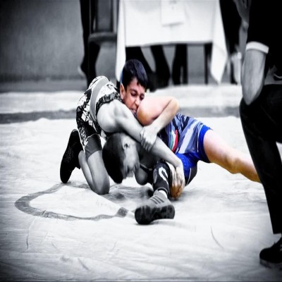 رقابت پهلوانک‌ها در مسابقات کُشتی استعدادهای برتر نونهالان همدان