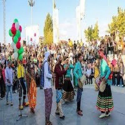 جشنواره تئاتر خیابانی مریوان، هنری مردمی و در دسترس همه اقشار جامعه است