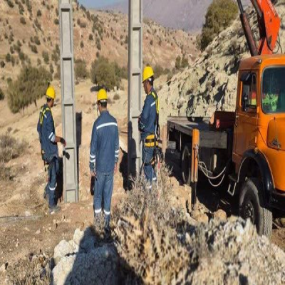 12 پایه فرسوده مسیر دوگر-آبزار در سیروان مقاوم‌سازی شد