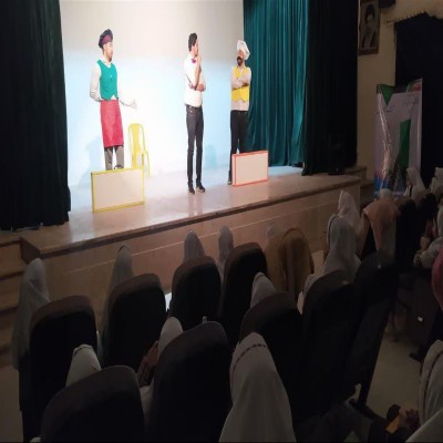 اجرای نمایش پیتزا قورمه‌سبزی در شهرستان درگزین