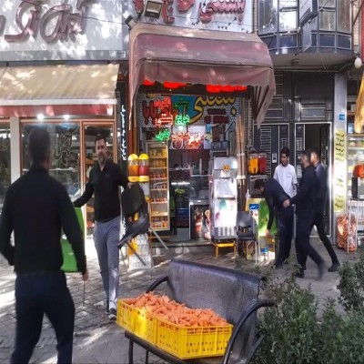 سامان‌دهی میدان باباطاهر همدان به همت شهرداری