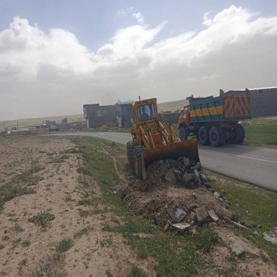 پاک‌سازی 300 تُن پسماند ساختمانی از حاشیه جاده‌های کبودراهنگ