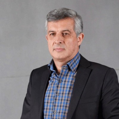 دختران جوان و اوقات فراغتی که پشت گوشی سپری می‌شود