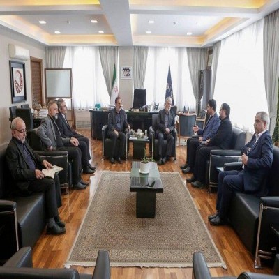 تفاهم‌نامه همکاری برگزاری جشنواره تئاتر خیابانی مریوان امضا شد
